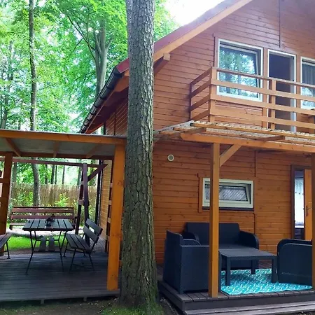Nad Jeziorakiem Holiday park *